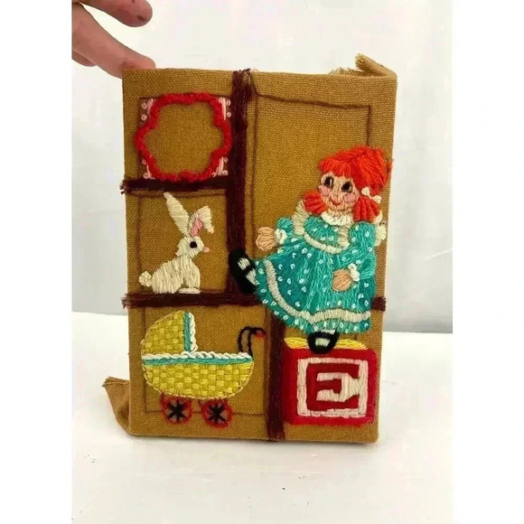 VTG Crewel Girls Memory Box Embroidered Textile Wall Art 7"x5" Sunset Designs - Picture 1 of 9